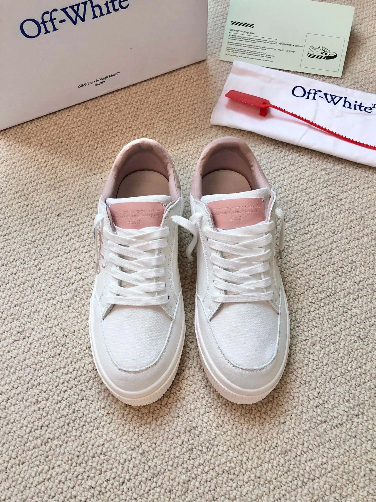 Off-White Pink Canvas Upper Accent Detailing Lifestyle Sneakers 3
