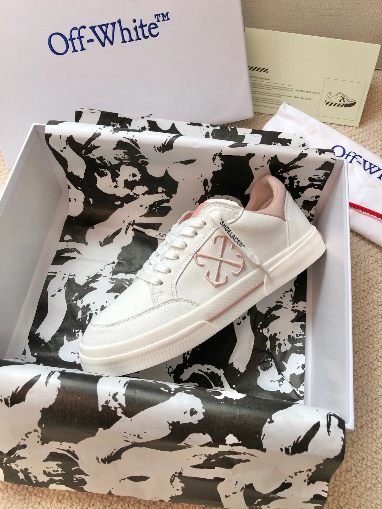 Off-White Pink Canvas Upper Accent Detailing Lifestyle Sneakers 4