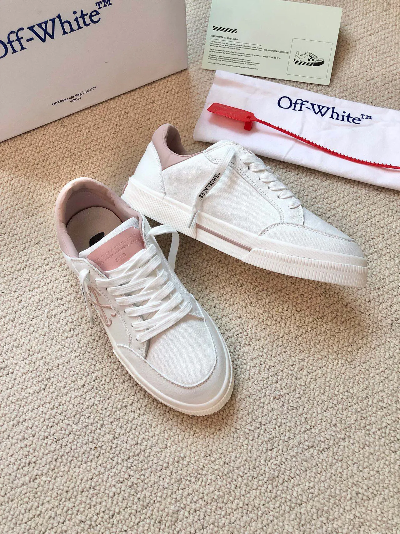 Off-White Pink Canvas Upper Accent Detailing Lifestyle Sneakers 6