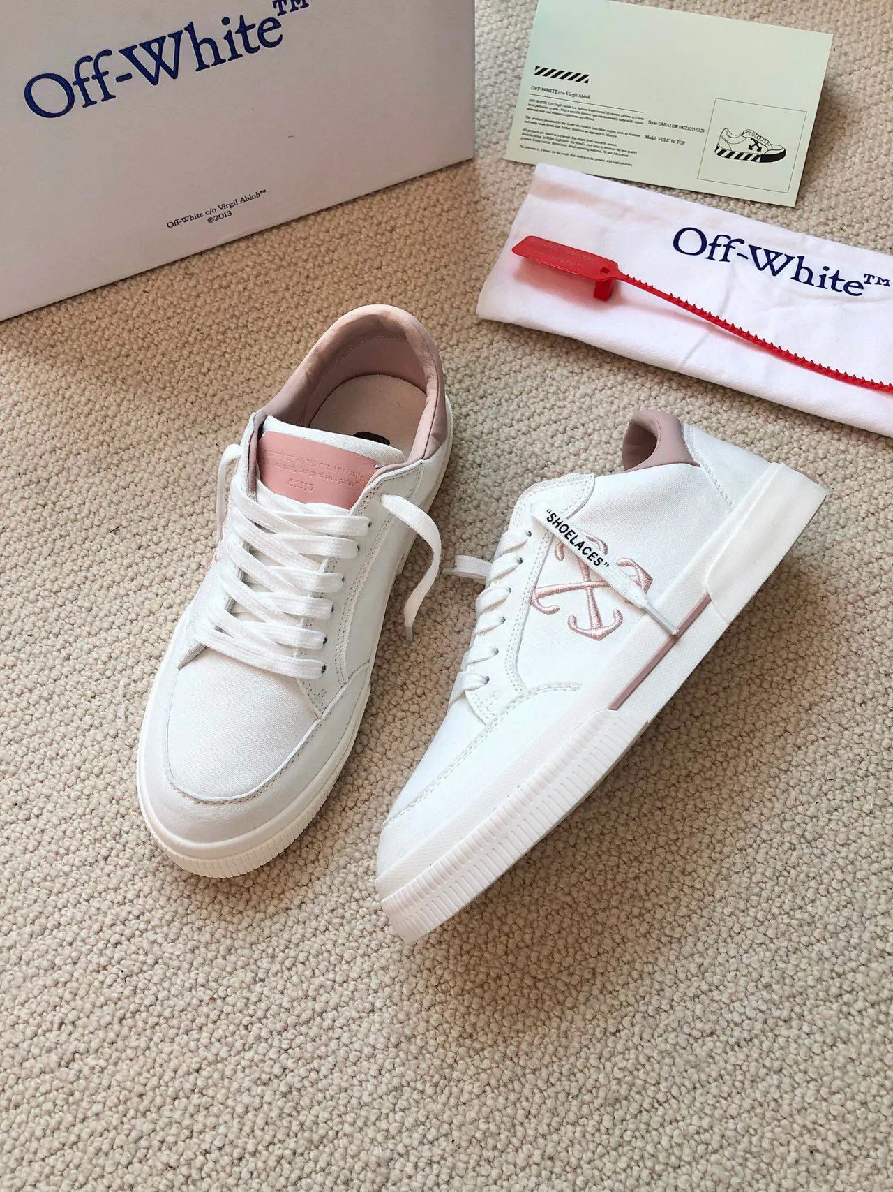 Off-White Pink Canvas Upper Accent Detailing Lifestyle Sneakers 7