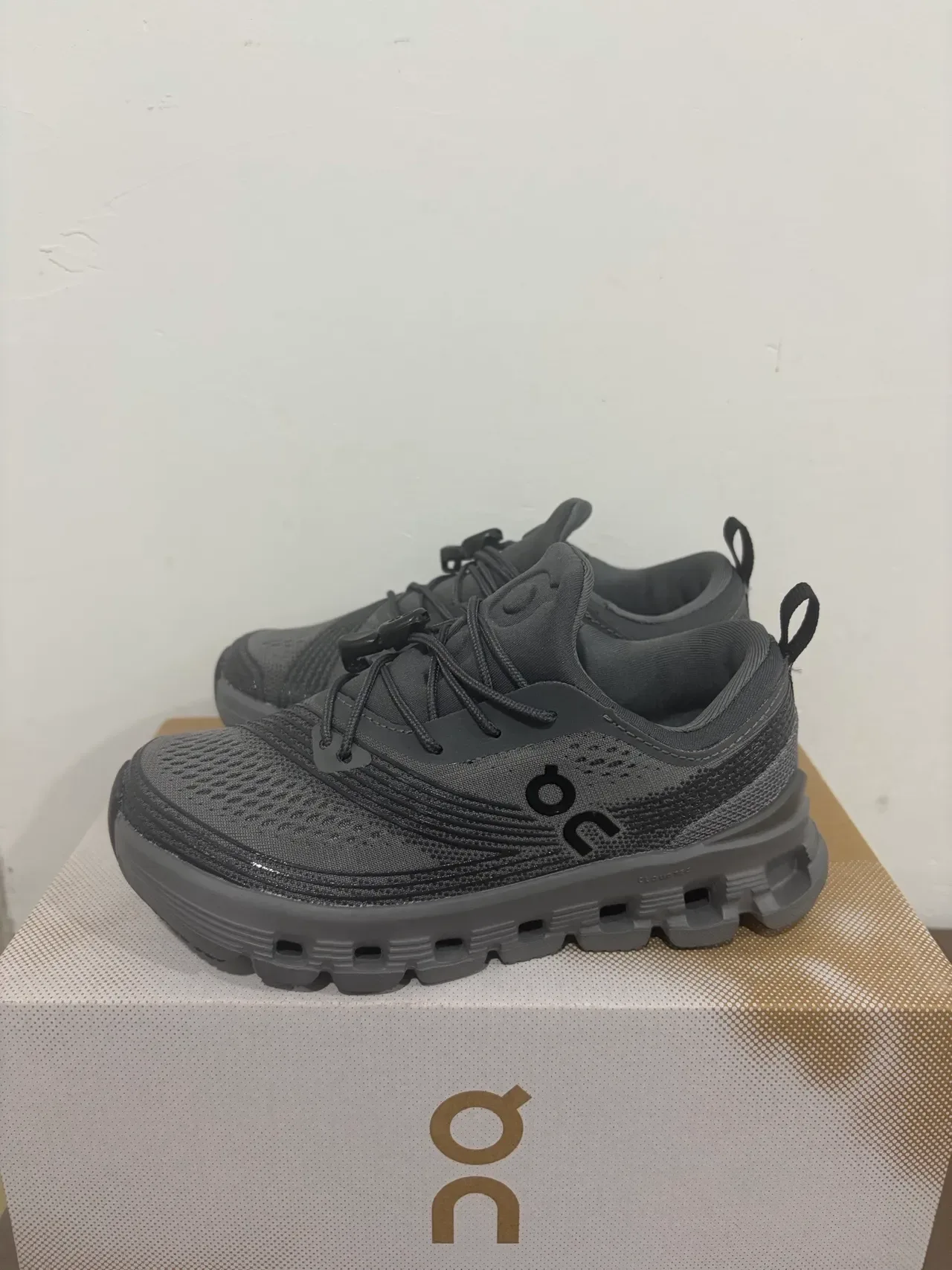 On Beige Gray Engineered Mesh Upper Open-Cell CloudTec Midsole Lifestyle Sneakers 5