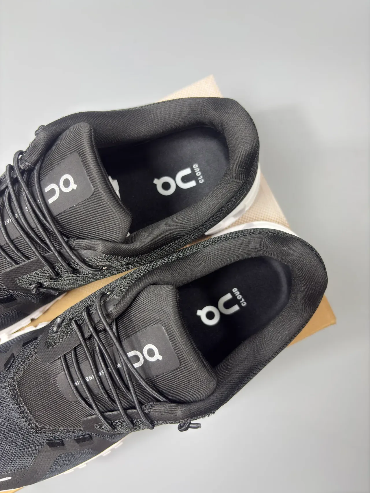 On Black White Engineered Mesh Upper Hollowed Cloud-Pod Midsole Lifestyle Sneakers 8
