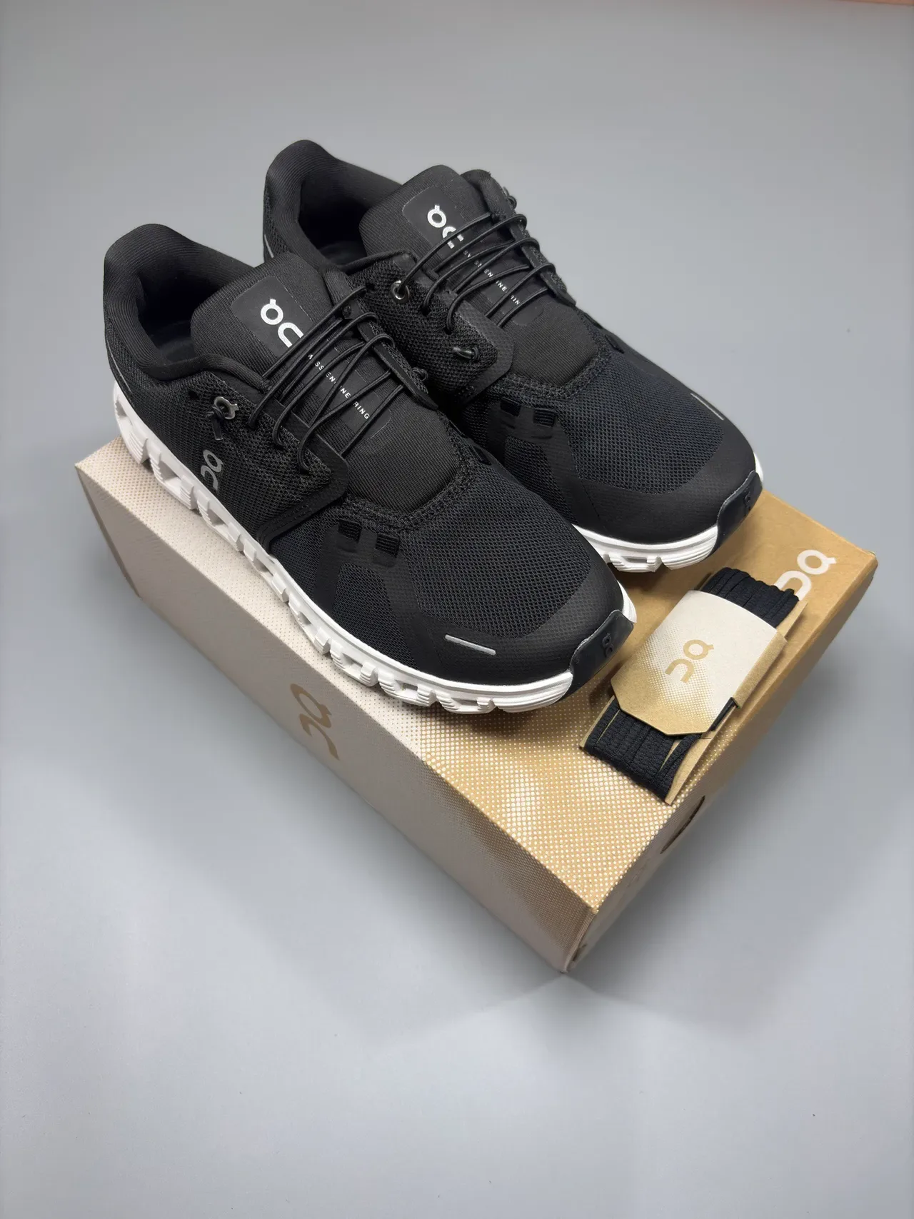 On Black White Engineered Mesh Upper Hollowed Cloud-Pod Midsole Lifestyle Sneakers 9