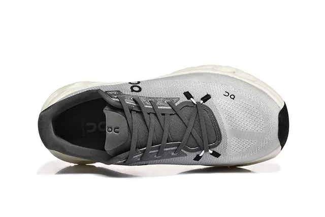 On Cloudmonster Cinza e Preto Tênis de Running 2