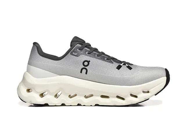 On Cloudmonster Cinza e Preto Tênis de Running 3