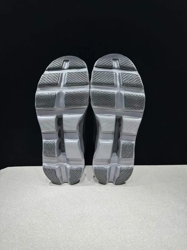 On Cloudmonster Gray Running Shoes 2