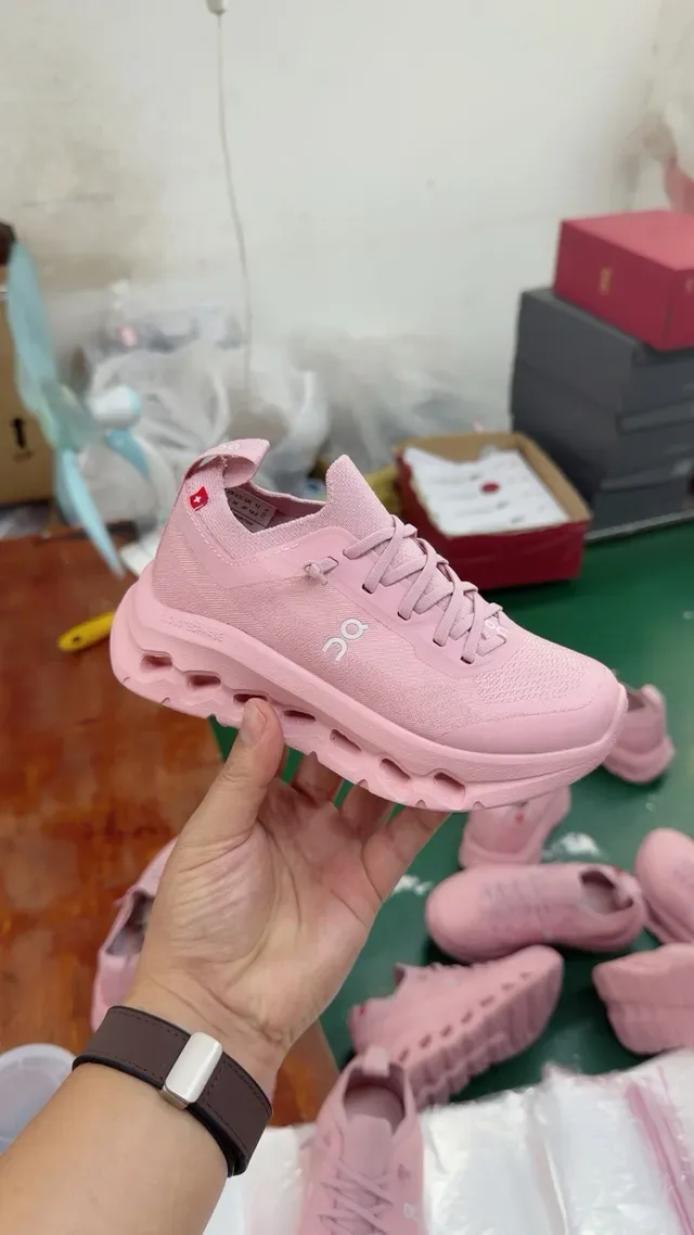 On Cloudmonster Pink Lifestyle Sneakers 3