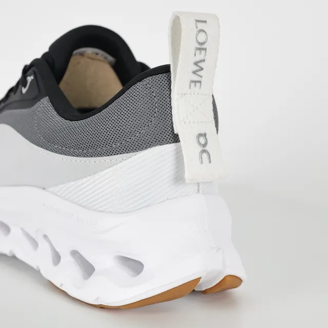 On Gray Black Sculpted Pod-Based Midsole Mesh-Synthetic Hybrid Upper Lifestyle Sneakers 4