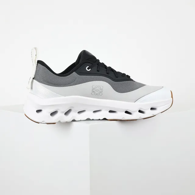 On Gray Black Sculpted Pod-Based Midsole Mesh-Synthetic Hybrid Upper Lifestyle Sneakers 7