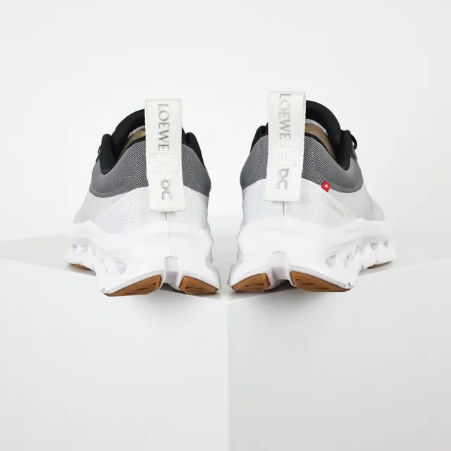 On Gray Black Sculpted Pod-Based Midsole Mesh-Synthetic Hybrid Upper Lifestyle Sneakers 8