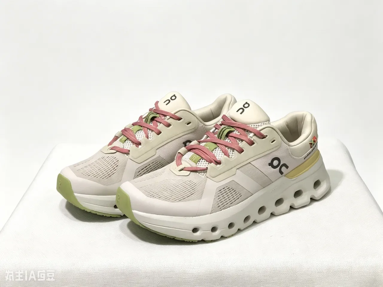 On White Black Hexagonal CloudTec Midsole Engineered Mesh Upper Lifestyle Sneakers 2