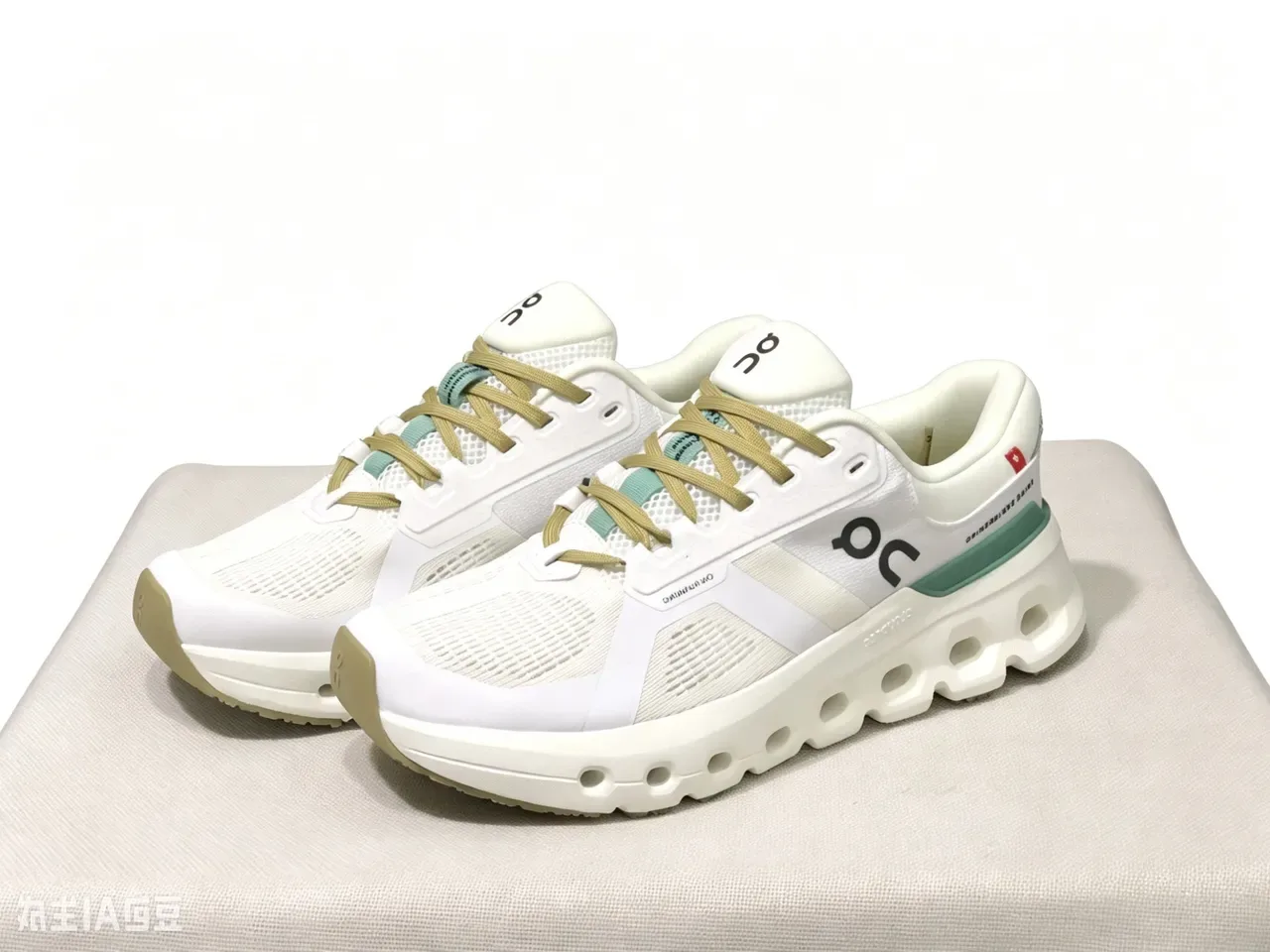 On White Black Hexagonal CloudTec Midsole Engineered Mesh Upper Lifestyle Sneakers 6