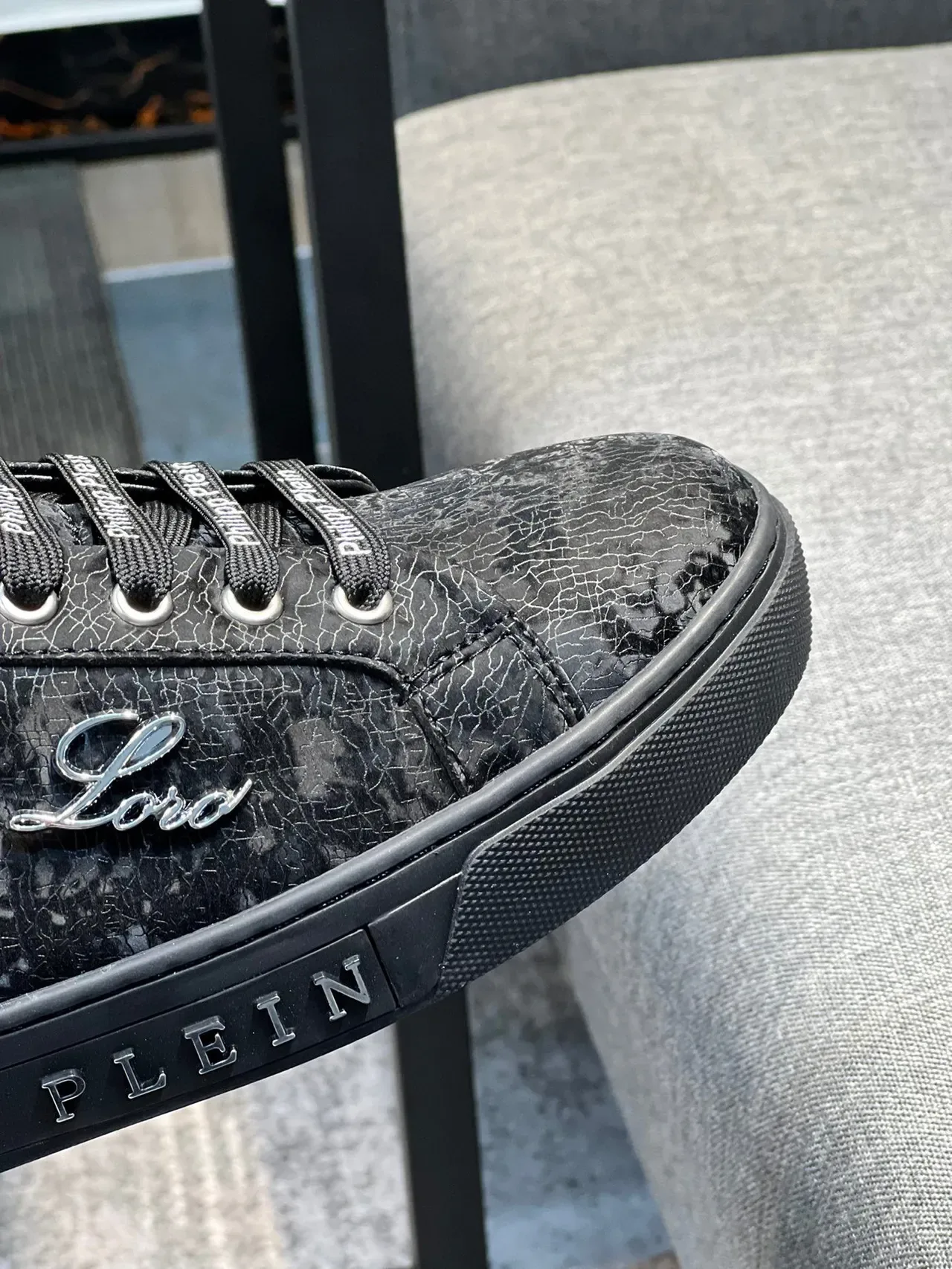 Philipp Plein Preto Prata Couro Crackle Texturizado Parte Superior Marca Embossada Sola Média Tênis Lifestyle 4