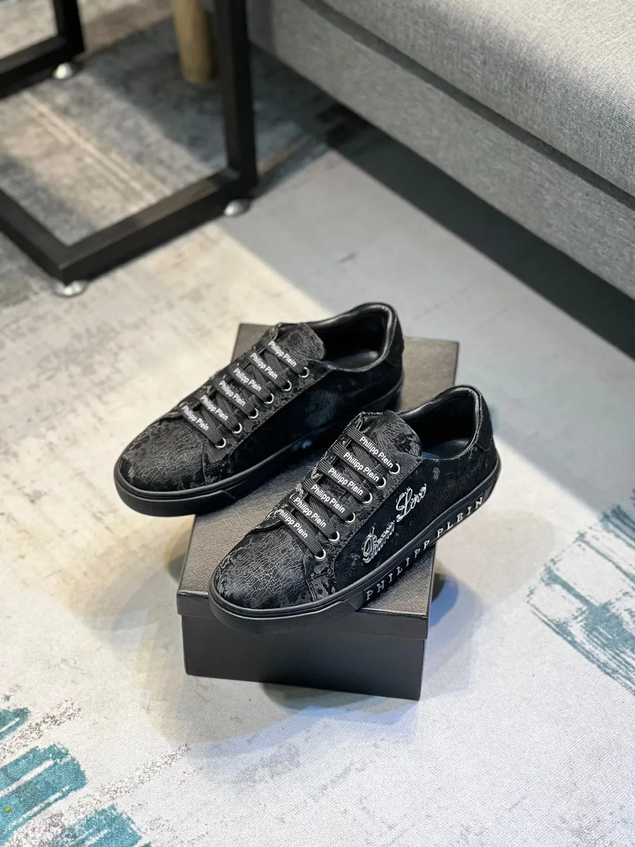 Philipp Plein Preto Prata Couro Crackle Texturizado Parte Superior Marca Embossada Sola Média Tênis Lifestyle 7