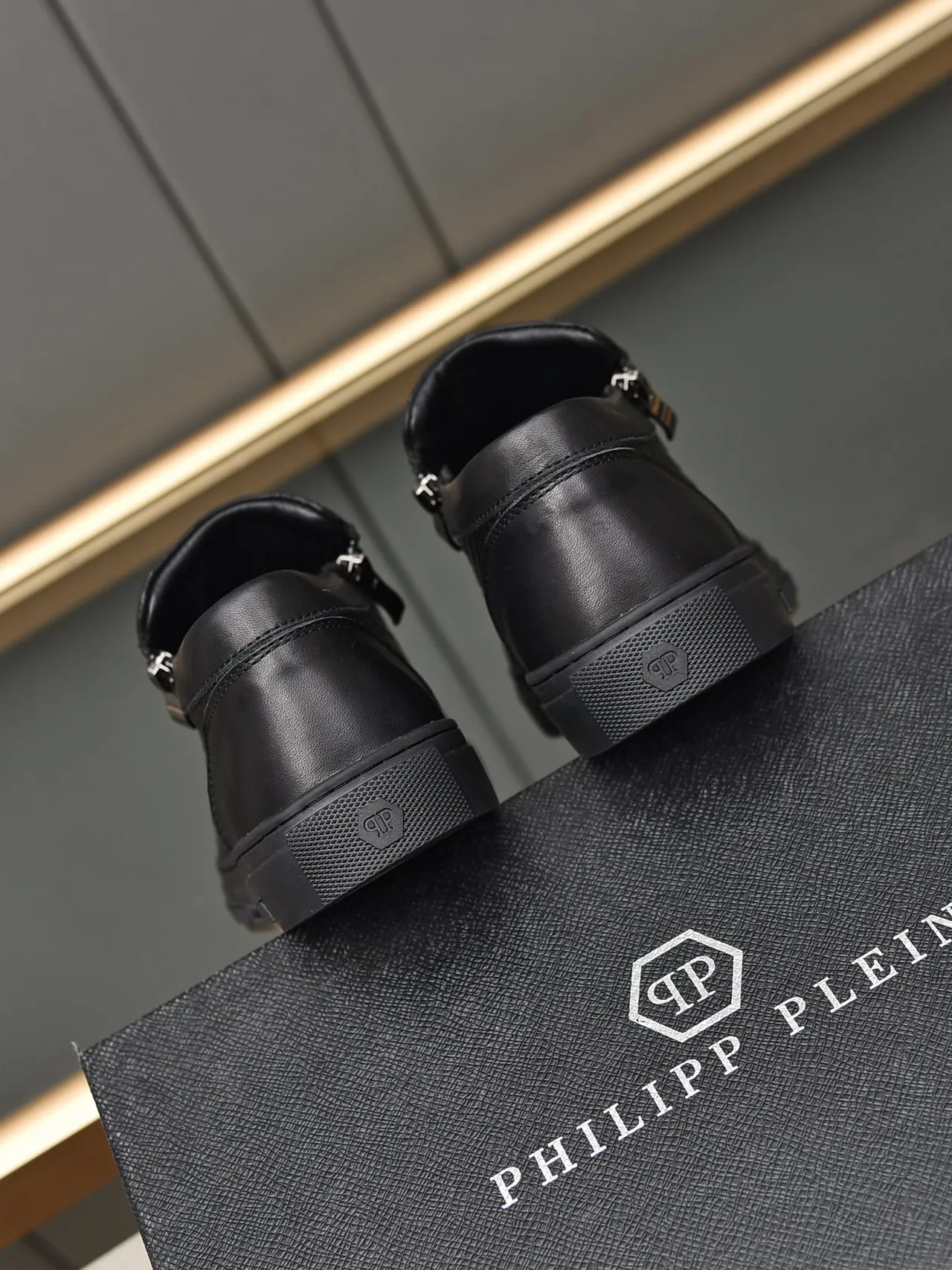 Philipp Plein Sneaker Lifestyle Noir avec Fermeture Éclair et Embossage de Serpent 3
