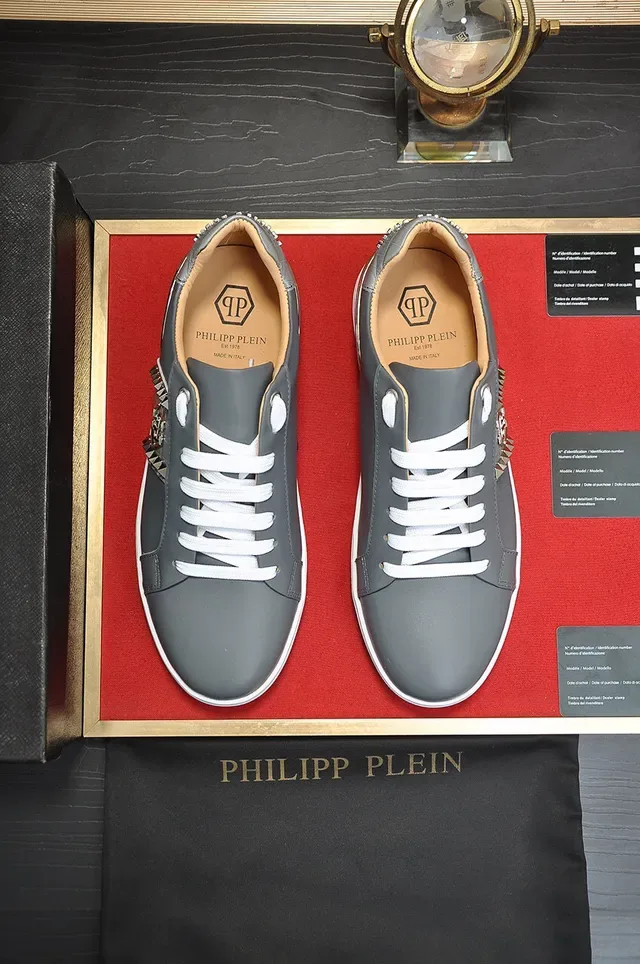 Philipp Plein حذاء رياضي أسلوب الحياة من الجلد الرمادي المزخرف بالمسامير 9