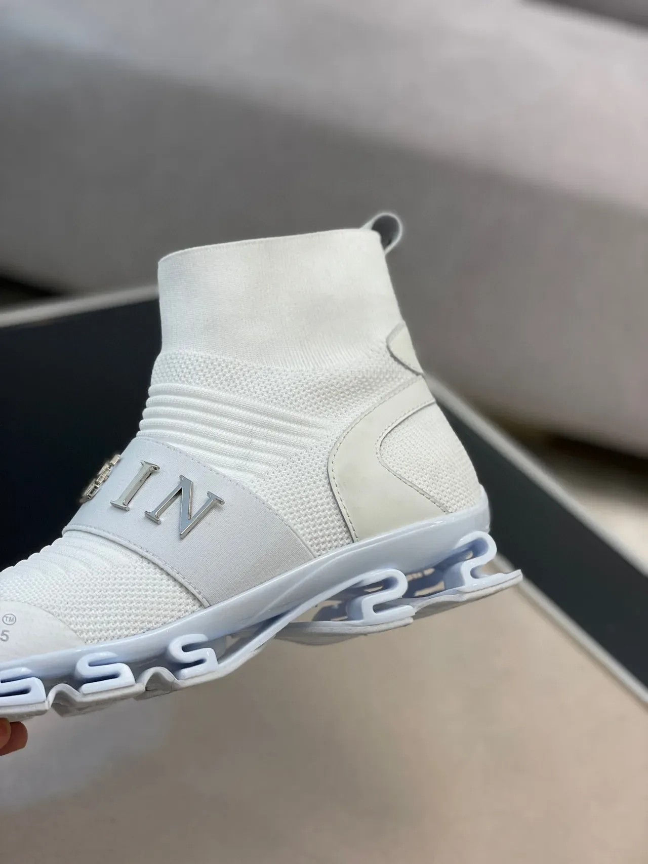 Philipp Plein Tênis Lifestyle Branco e Cinza Ajuste de Meia Topo Alto Colar de Malha Tricô Acanalado 3