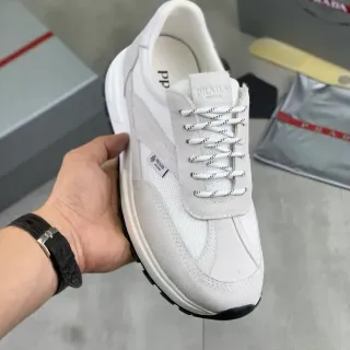 Prada Beige Noir Matériau Mixte Supérieur Texturisé Daim et Panneaux Maille Sneakers Lifestyle