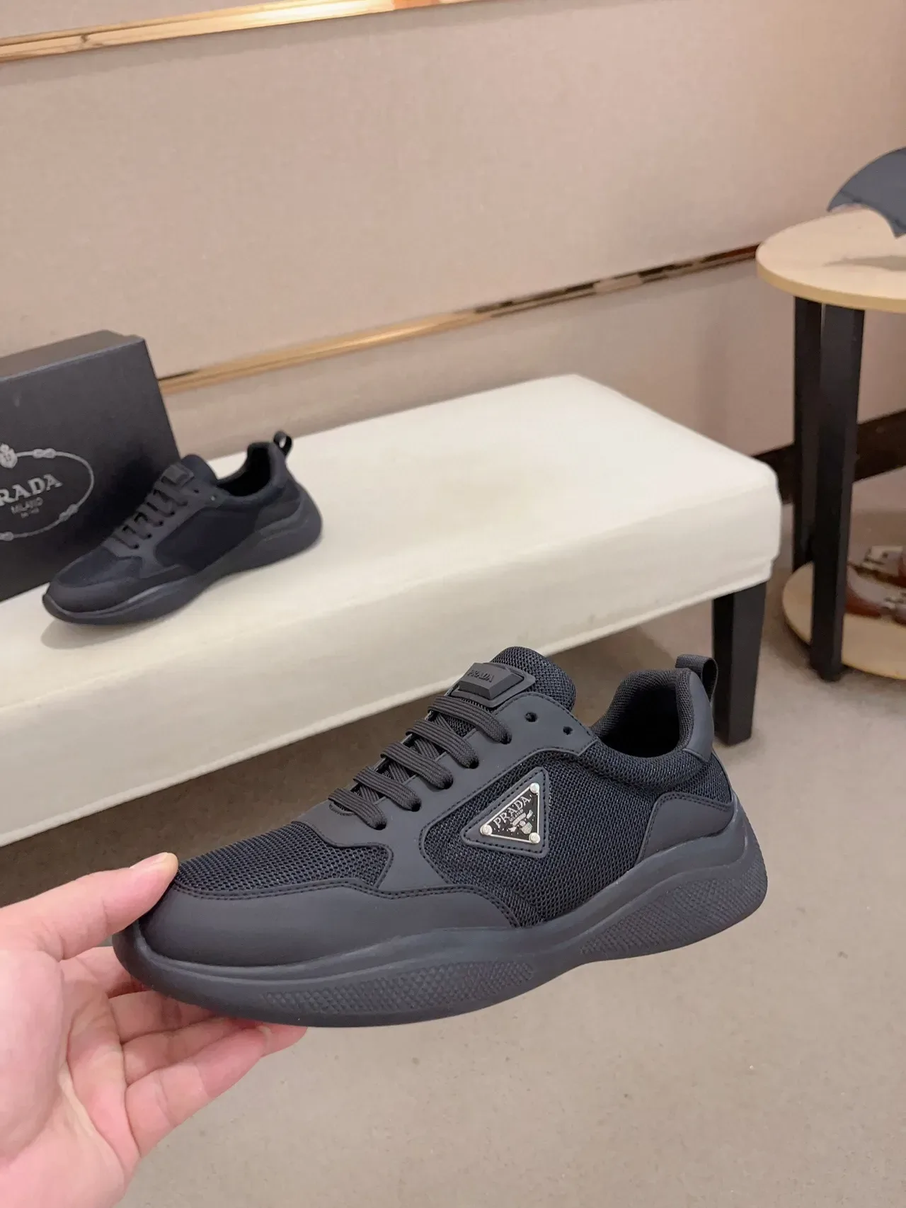 Prada Chaussures Lifestyle Noires Monochromes en Maille et Superposition Synthétique 3