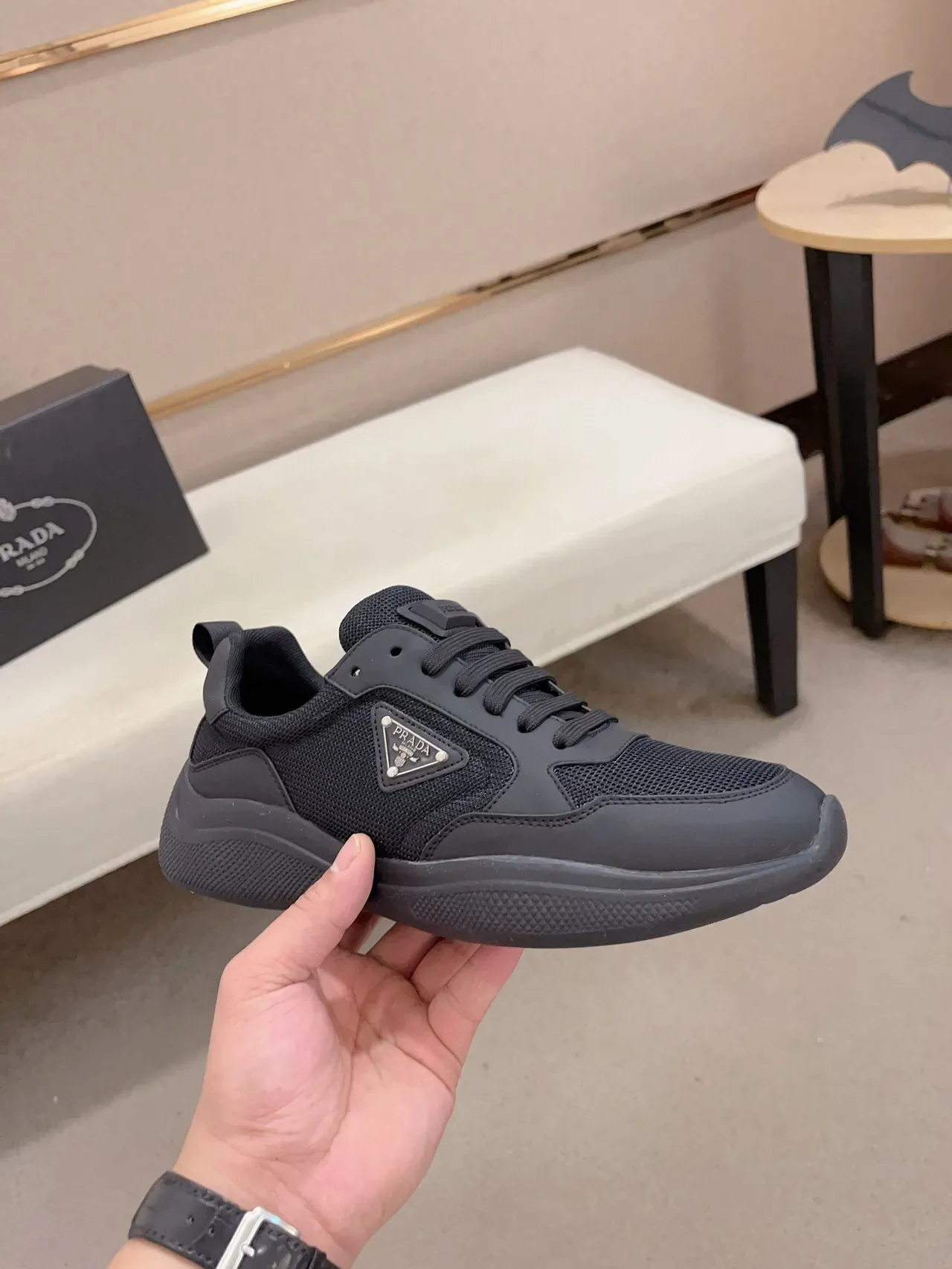 Prada Chaussures Lifestyle Noires Monochromes en Maille et Superposition Synthétique 4