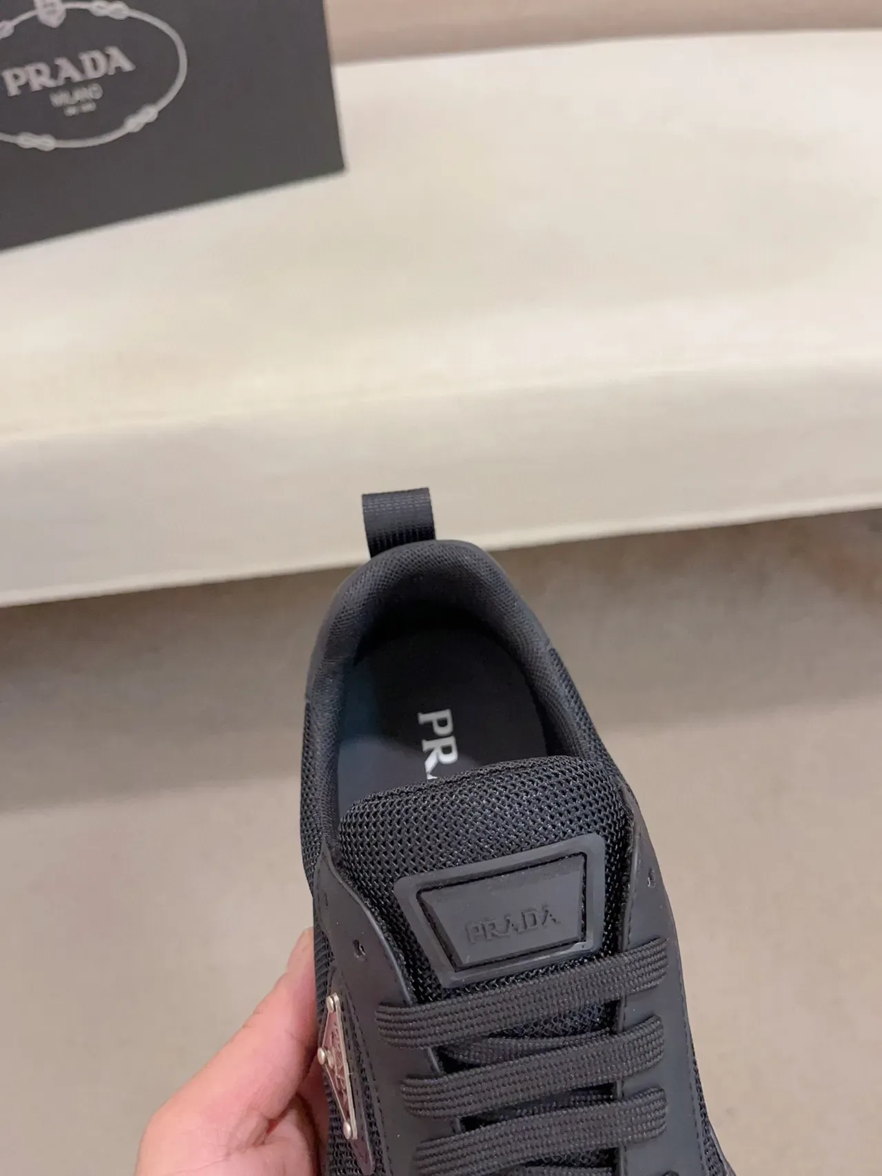 Prada Chaussures Lifestyle Noires Monochromes en Maille et Superposition Synthétique 6