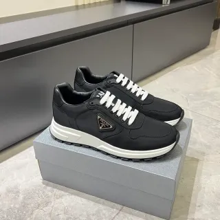Prada Cloudbust أسود وأبيض حذاء رياضي للأسلوب الحياة