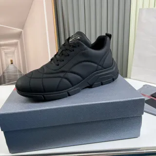 Prada Cloudbust Black حذاء رياضي سميك مع جزء علوي مبطن ومبطن ومطرز كعب منحوت