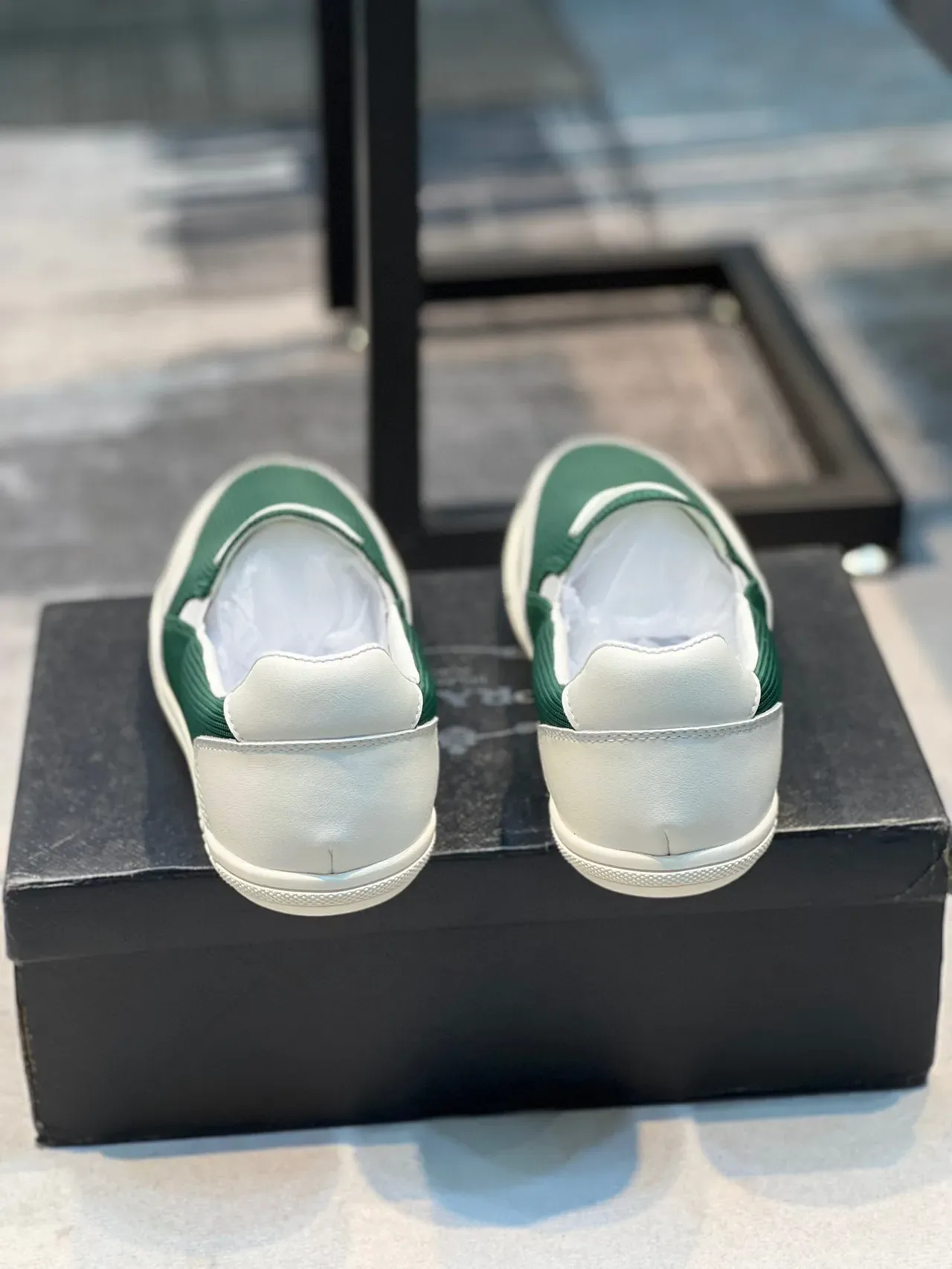 Prada Cloudbust Sneakers Lifestyle Vert Blanc en Maille et Cuir Slip-On 2