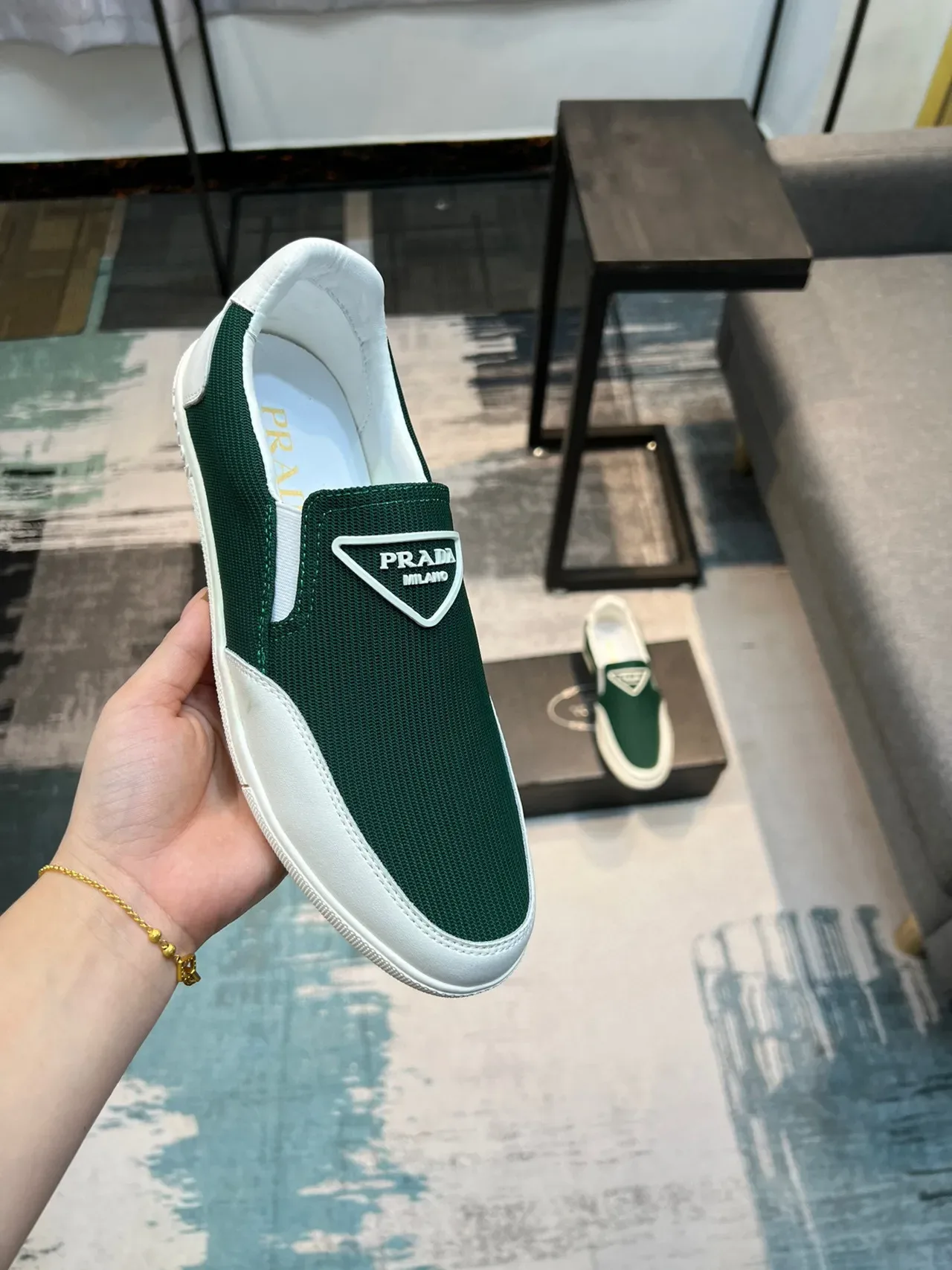 Prada Cloudbust Sneakers Lifestyle Vert Blanc en Maille et Cuir Slip-On 6