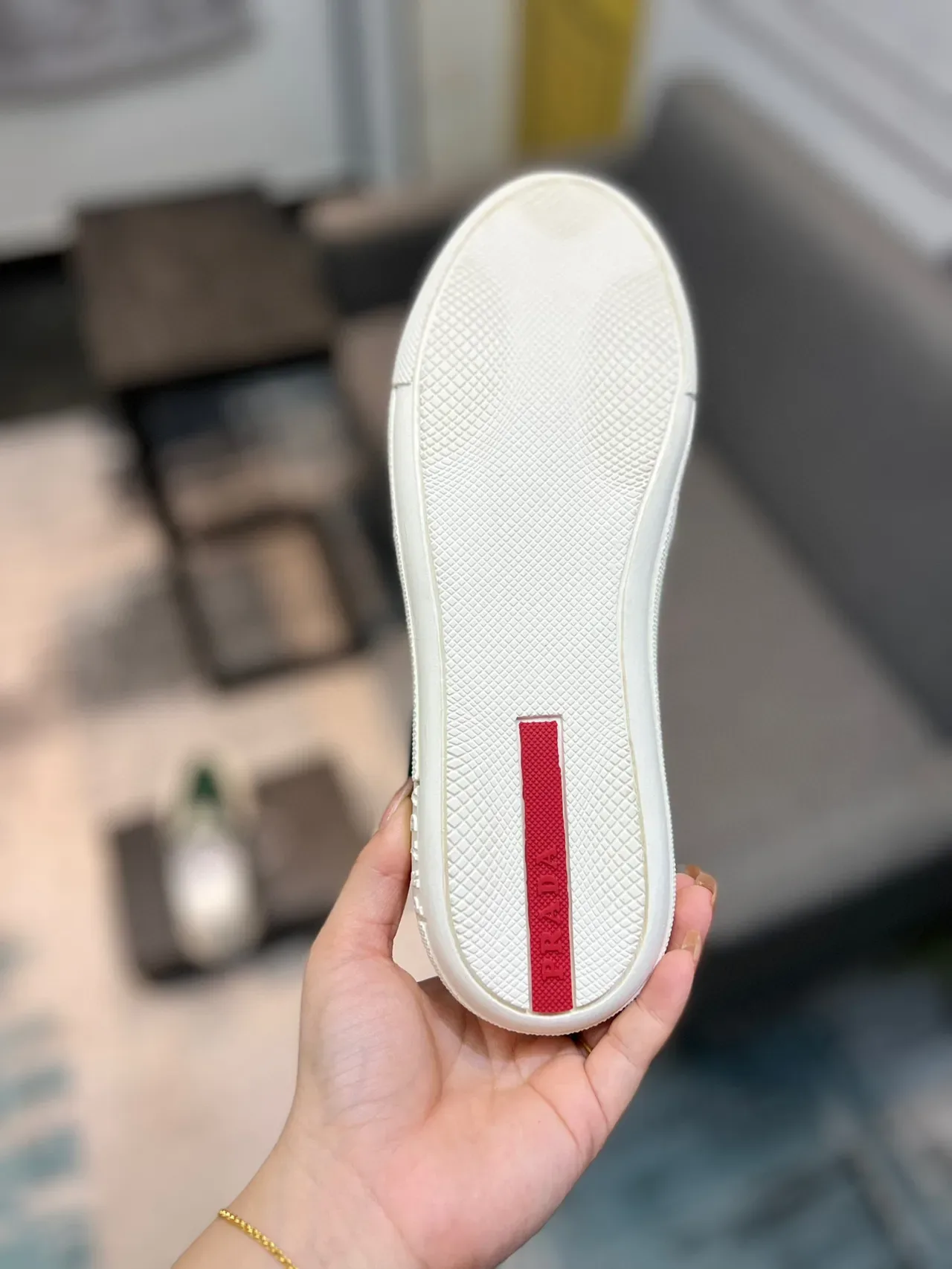 Prada Cloudbust Sneakers Lifestyle Vert Blanc en Maille et Cuir Slip-On 9