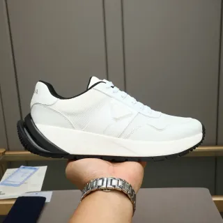 Prada Cloudbust সাদা এবং কালো লাইফস্টাইল স্নিকার্স
