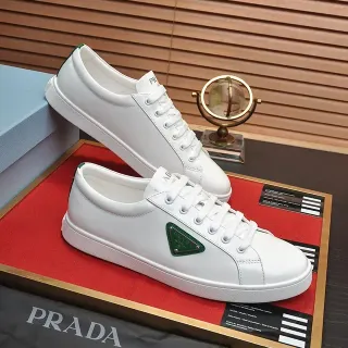 Prada Cloudbust Sneakers Lifestyle Blancs et Verts en Cuir