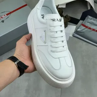 Prada Cloudbust Sneakers Lifestyle Cuir Blanc Semelle Plateforme