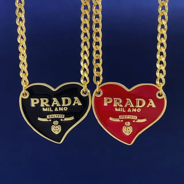 Prada قلادة قليب القلب أسود وأحمر مينا سلسلة ذهبية 2