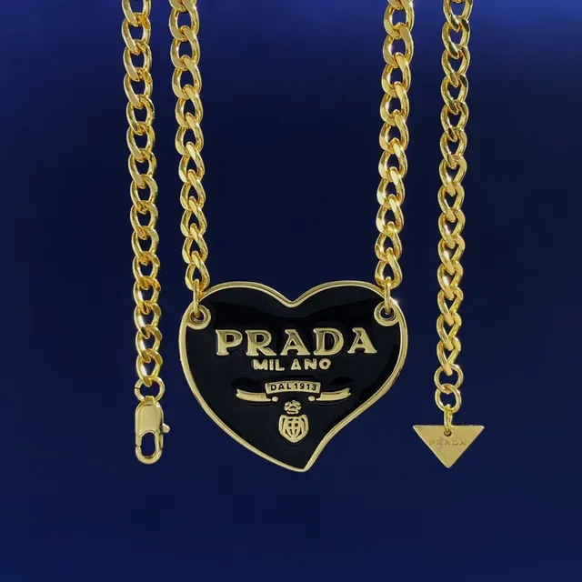 Prada قلادة قليب القلب أسود وأحمر مينا سلسلة ذهبية 8