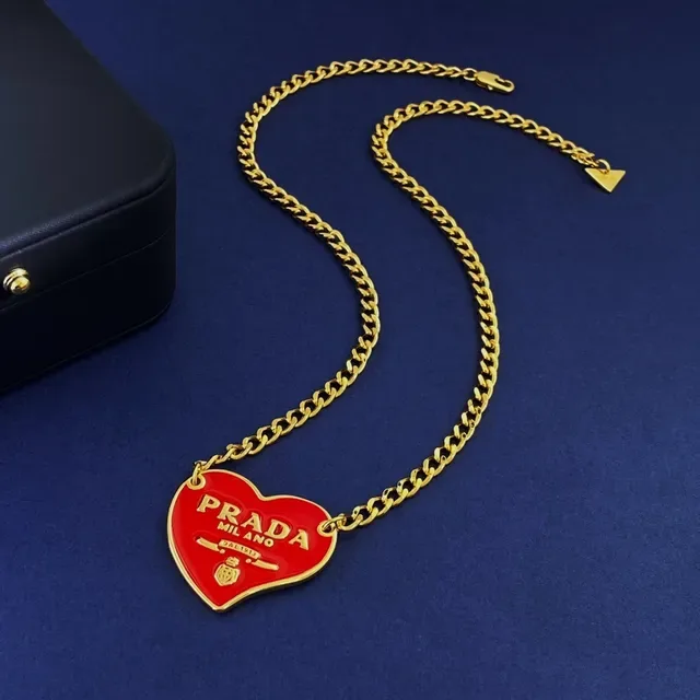 Prada قلادة قليب القلب أسود وأحمر مينا سلسلة ذهبية 9