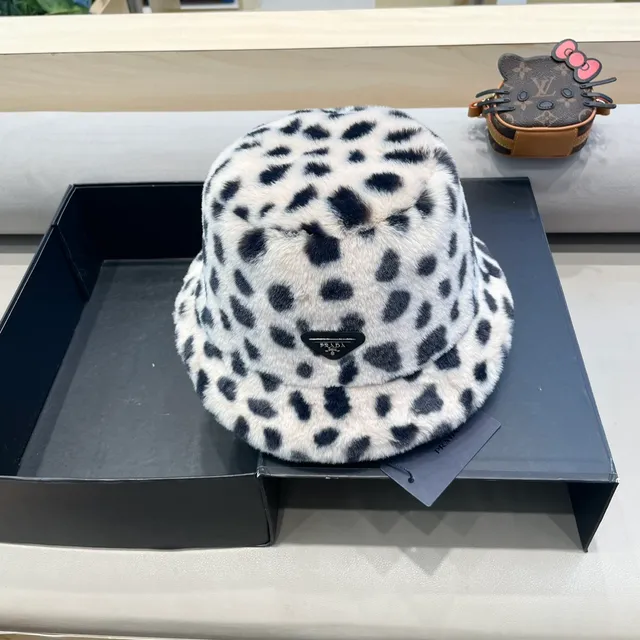 Prada Multicolor Beige Spotted Faux Fur Suede-Lined Interior Beanie 4