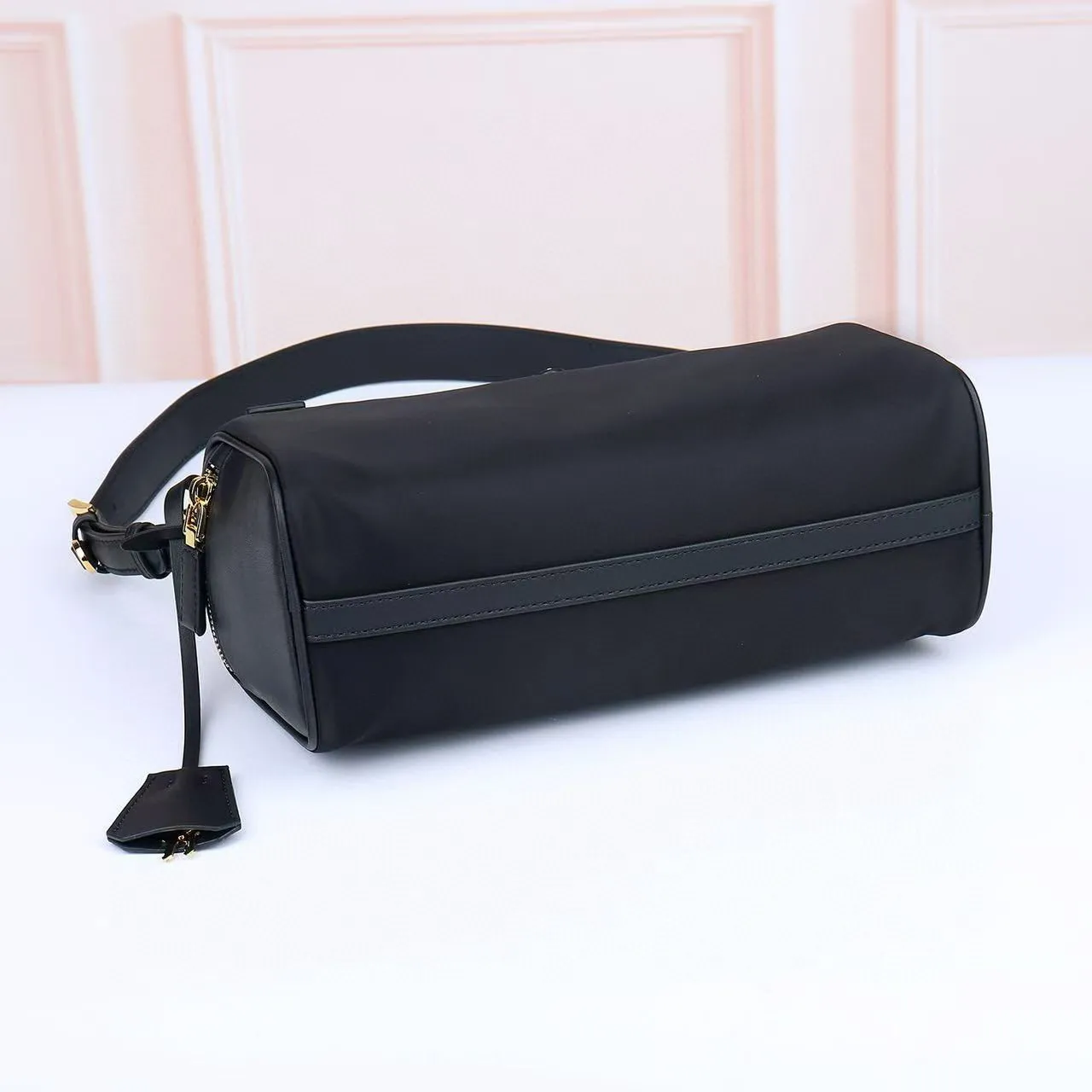 Prada Re-Edition 2005 Black Nylon Underarm Bag 3