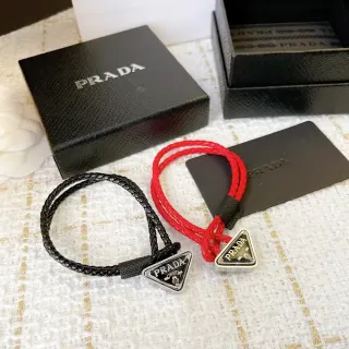 سوار Prada زينة مثلث أسود أحمر حبل مضفر معدني مثلث