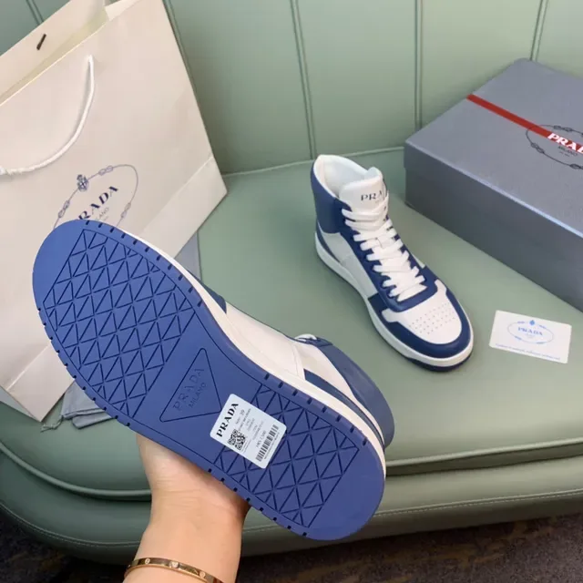 Prada Sneakers Lifestyle en Cuir Blanc Navy High-Top Color-Blocked 2