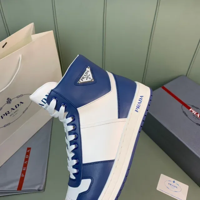 Prada Sneakers Lifestyle en Cuir Blanc Navy High-Top Color-Blocked 3