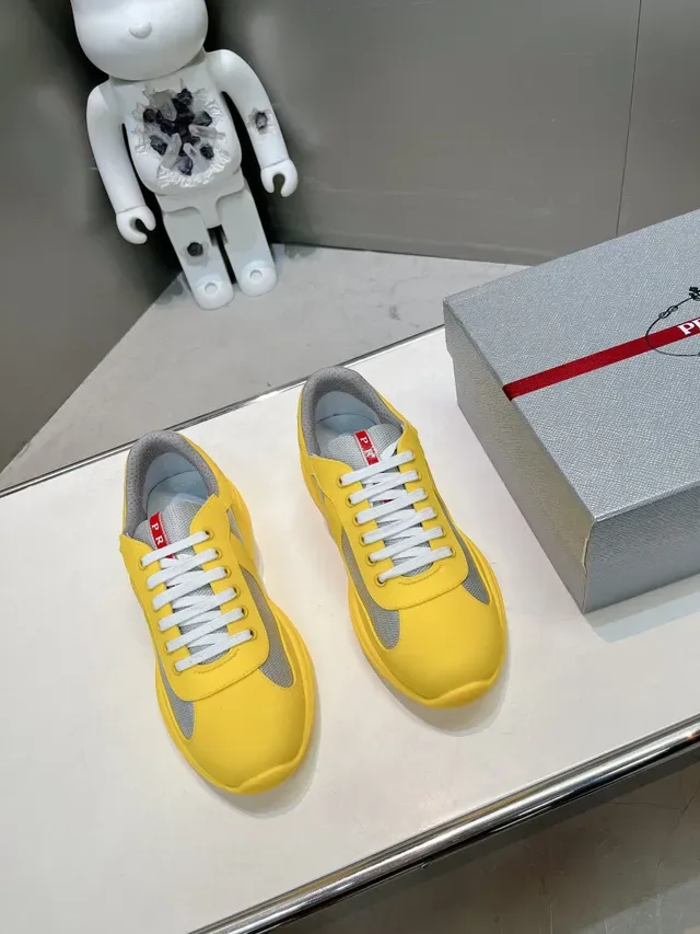 Prada Sneakers Lifestyle Jaune Gris Low-Top Color-Blocked 1