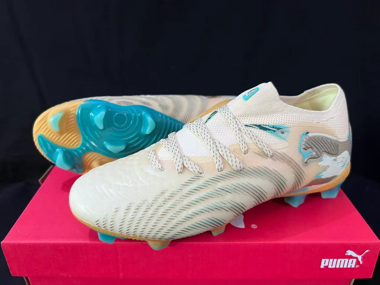 Puma Future Z Beige Bleu Empeigne Chaussette Tricotée Détail de Crête Texturée pour Terrain Ferme Chaussures de Football 8