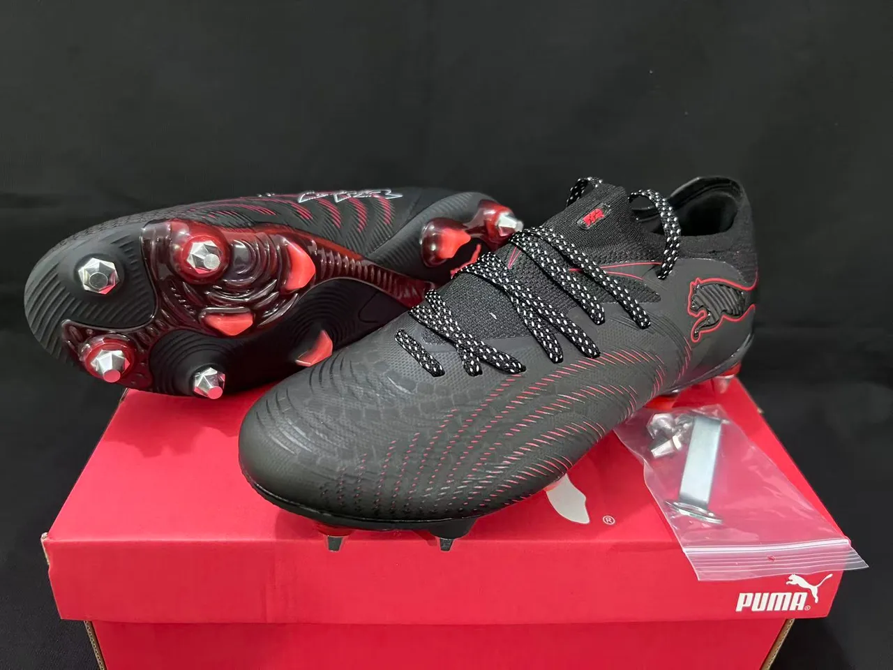 Puma Future Z Noir Rouge Terrain Firme Chaussures de Football 16