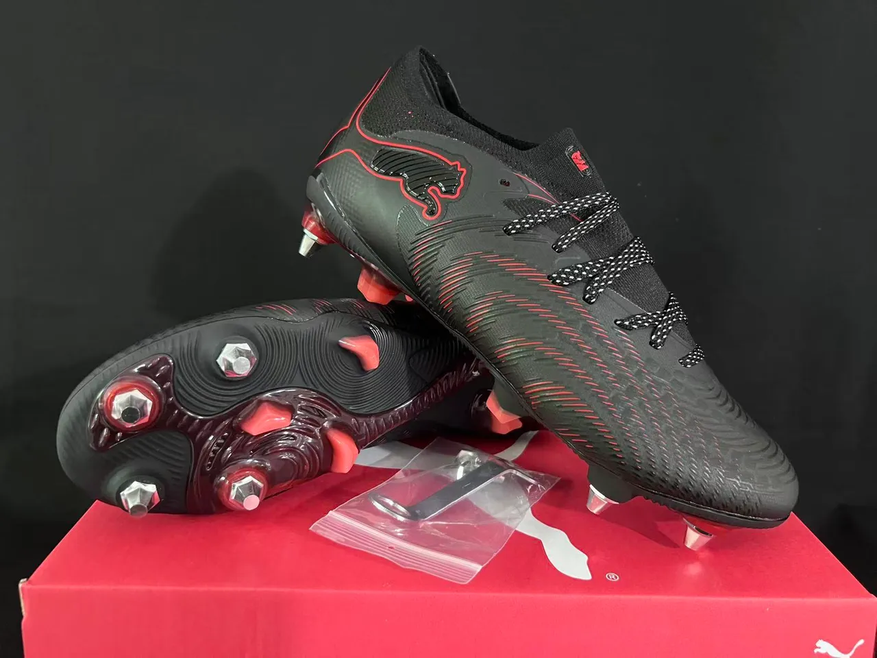 Puma Future Z Noir Rouge Terrain Firme Chaussures de Football 17