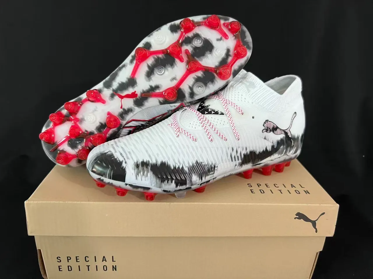 Puma Future Z Édition Spéciale Blanc Noir Rouge Firm-Ground Chaussures de football 7