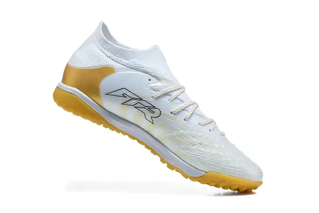 Puma Future Z Chaussures de Football Turf Blanc et Or, Upper en Maille Ajustable, Logo du Chat 3