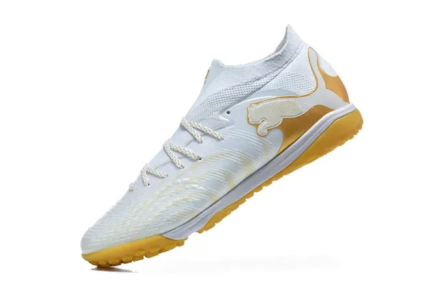 Puma Future Z Chaussures de Football Turf Blanc et Or, Upper en Maille Ajustable, Logo du Chat 4