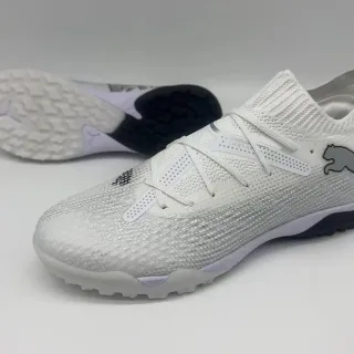 Puma Future Z सफेद हल्का बैंगनी टर्फ फुटबॉल जूते