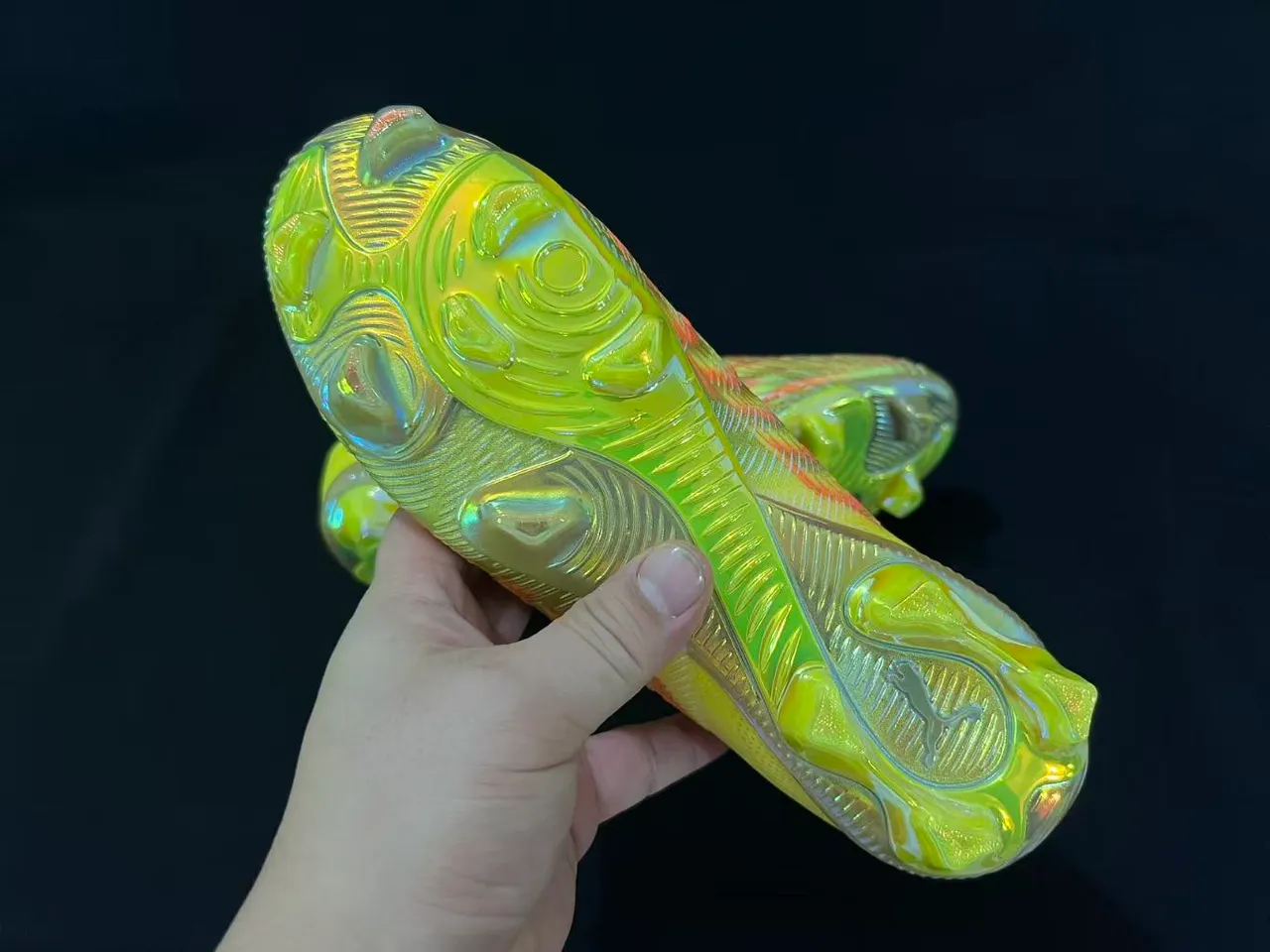 Puma Future Z Amarelo iridescent dourado chama Sapatos de futebol para campo firme 2